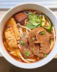 Hình ảnh Bún bò Huế bát bình thường