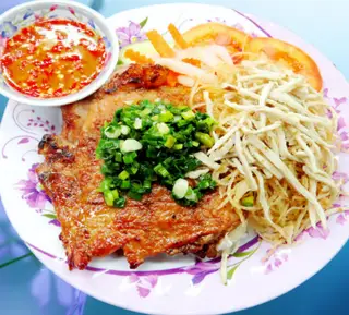 Hình ảnh Cơm Sườn + Bì