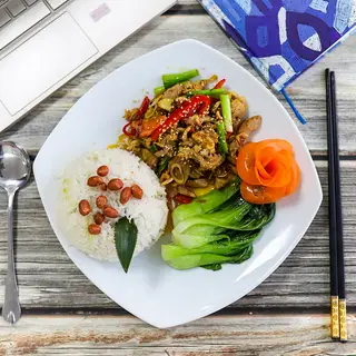 Hình ảnh Cơm gà xào sả ớt