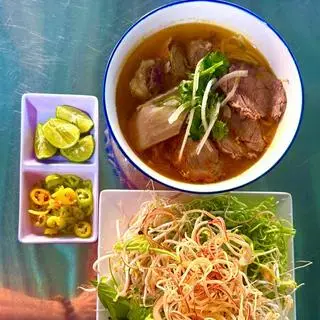 Hình ảnh Bún bò nạm - chả