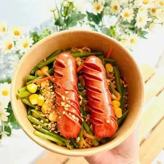 Hình ảnh Mì trộn xúc xích cá viên