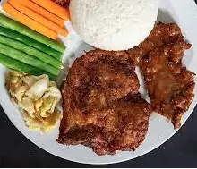 Hình ảnh Cơm thịt lợn cốt lết
