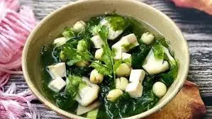 Hình ảnh Canh rong biển hạt sen đậu phụ hộp nhỏ