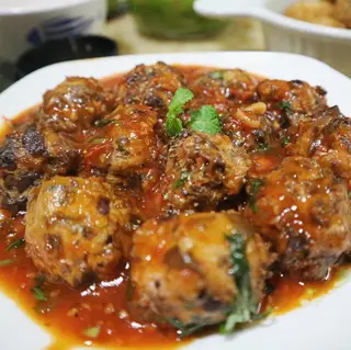 Hình ảnh Cơm thịt viên sốt cà