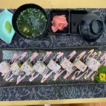 Hình ảnh Combo chay cuộn bơ avocado và súp miso