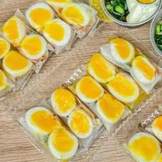 Hình ảnh Cuốn lòng đào chấm me bơ