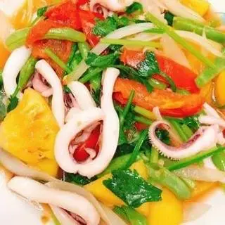 Hình ảnh Mực ống xào chua ngọt