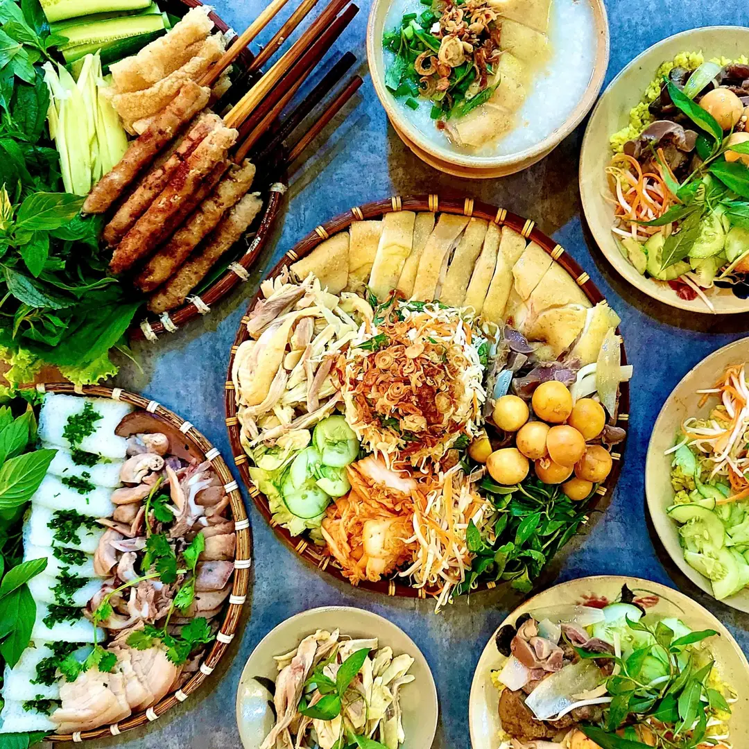 Hình ảnh Con Gà Mái - Cơm Gà Phú Yên - Nguyễn Đình Chiểu