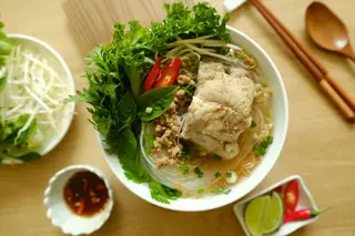 Hình ảnh Hủ tíu nước sườn non