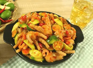 Hình ảnh Chân gà rút xương sốt thái