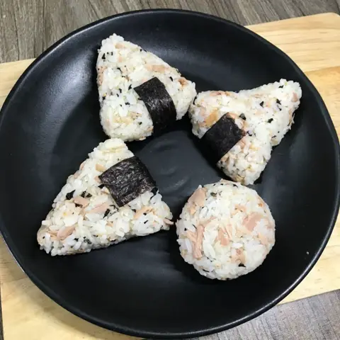 Hình ảnh Tiệm Cơm Nắm - Bánh Mì Que - Lê Thị Hồng Gấm