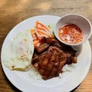 Hình ảnh Cơm tấm sườn ốp la