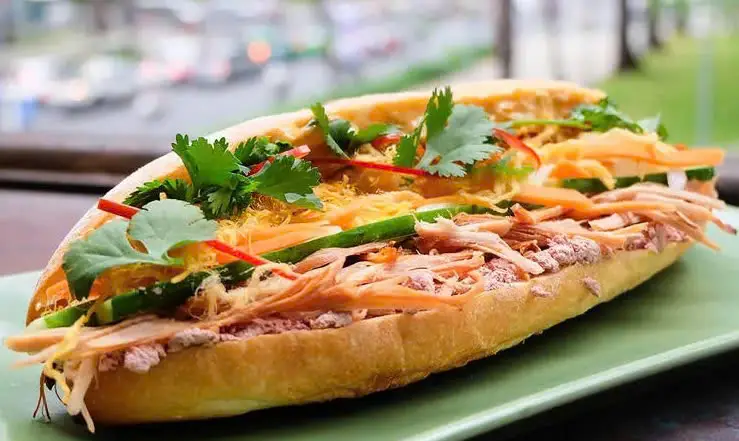 Hình ảnh Bánh mì pate truyền thống