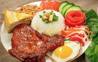 Hình ảnh Cơm sườn bì chả