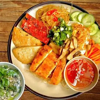 Hình ảnh Cơm tấm sườn bì chả chay - vegetarian broken rice