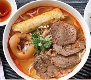 Hình ảnh Bún bò giò chả