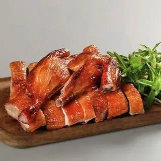 Hình ảnh Nửa con vịt quay Hồng Kông