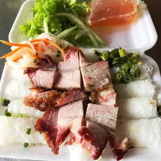 Hình ảnh Bánh hỏi heo quay