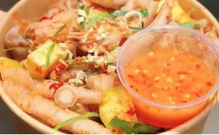 Hình ảnh Chân gà sốt Thái rút xương