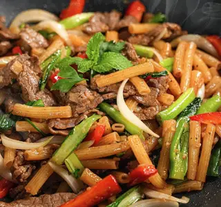 Hình ảnh Nui xào bò