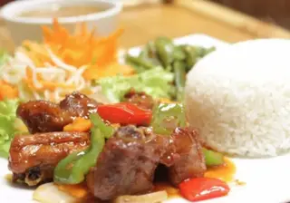 Hình ảnh Cơm sườn xào chua ngọt