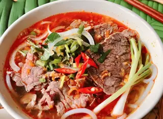 Hình ảnh Bún bò tái nạm
