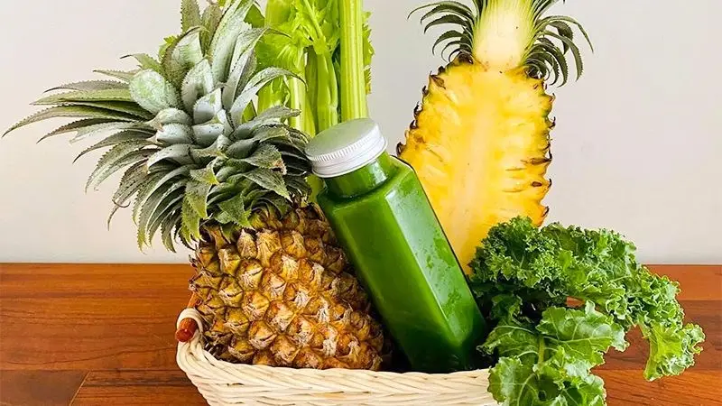 Hình ảnh Ép detox cần tây thơm chai
