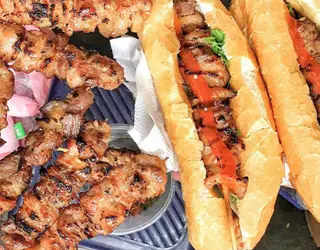 Hình ảnh Bánh mỳ 2 xiên
