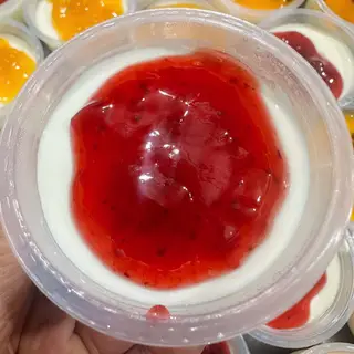 Hình ảnh PANNA COTTA thơm béo vị dâu tây