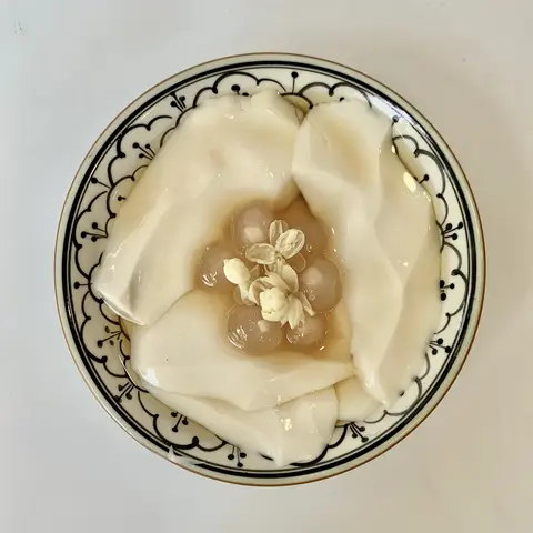 Hình ảnh Tào Phớ Trân Châu Hoa Nhài + Bánh Flan