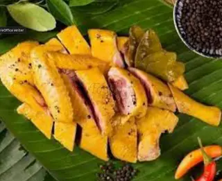 Hình ảnh Gà Ta Ủ Muối Hoa Tiêu - 1/2 Con
