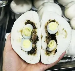 Hình ảnh Bánh bao 2 trứng cút