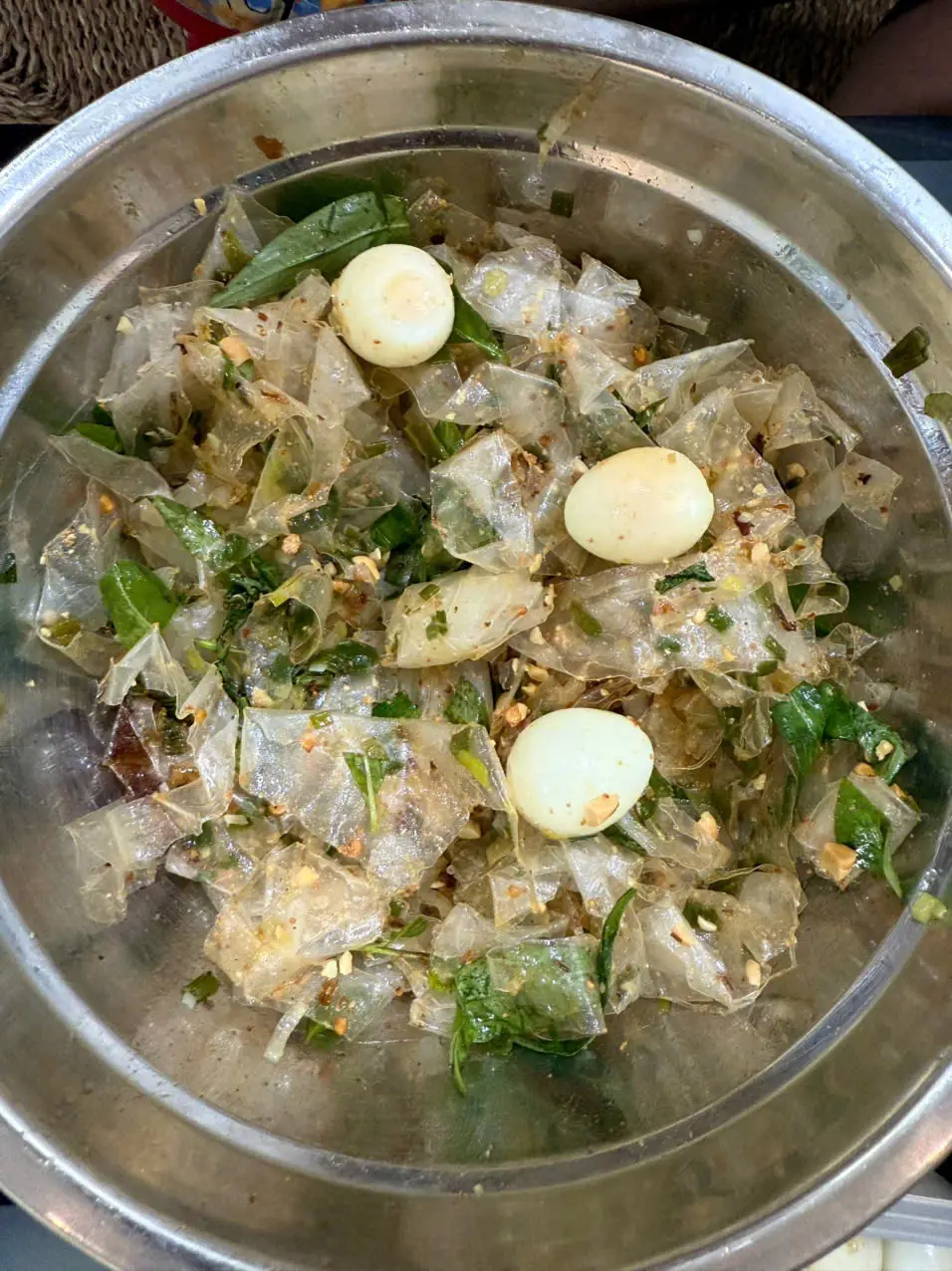 Hình ảnh Bánh Tráng Trộn Trứng Cút Tây Ninh