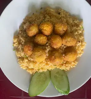 Hình ảnh Cơm chiên gà viên