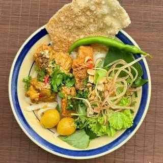 Hình ảnh Mì Quảng sườn tôm trứng