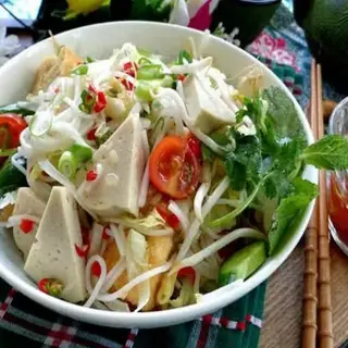 Hình ảnh Bún chả lụa thơm mềm