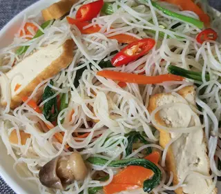 Hình ảnh Bún gạo trộn khô chay