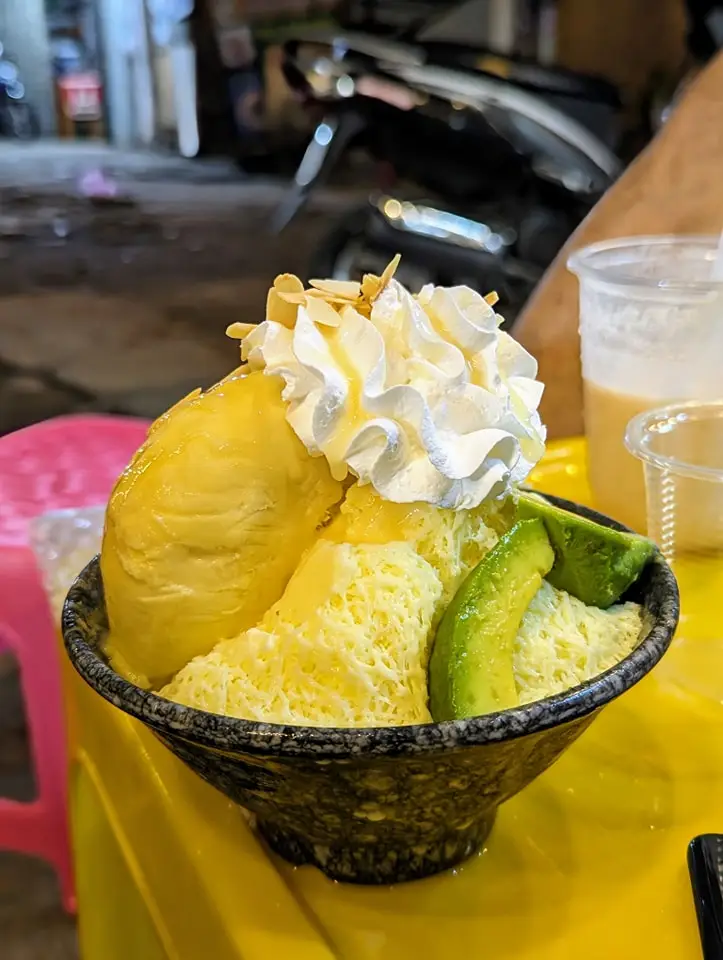 Hình ảnh Bingsu Sầu Riêng ( sầu riêng + bơ ) 