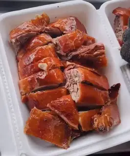 Hình ảnh Vịt quay da giòn - nửa con