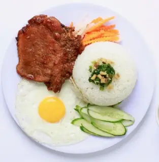Hình ảnh Cơm sườn trứng chả