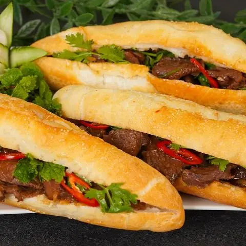 Hình ảnh Trinh Versace - Bánh Mì Bò Nướng Sốt Phô Mai & Bò Nướng - Phạm Thế Hiển