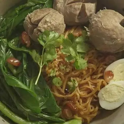 Hình ảnh Mì nước viên trứng