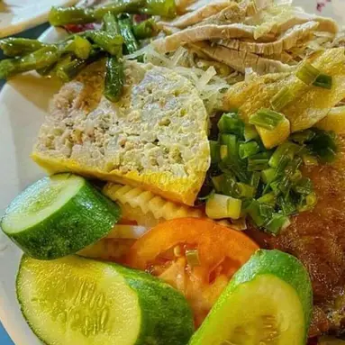 Hình ảnh Cơm sườn bì chả