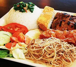 Hình ảnh Cơm sườn bì chả