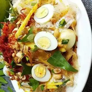 Hình ảnh Bánh tráng trộn thập cẩm  khô gà +mực+trứng cút+ tóp mỡ(phần lớn dành cho 2 người ăn vừa)