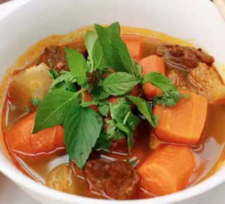 Hình ảnh Bò kho bánh mì đặc biệt