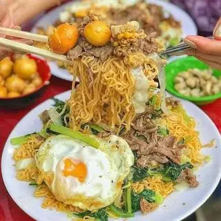 Hình ảnh Mì xào bò trứng