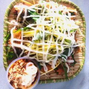 Hình ảnh Bánh tráng cuốn sốt me
