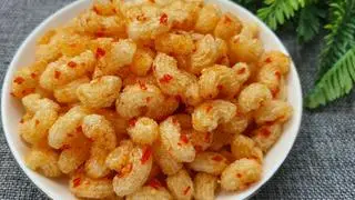 Hình ảnh Nui giòn rim mắm hành