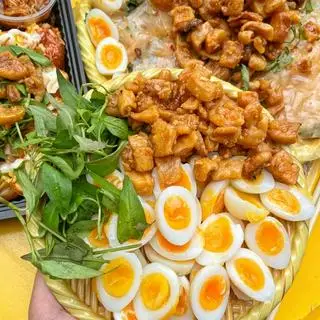 Hình ảnh Cuốn lòng đào trộn vị